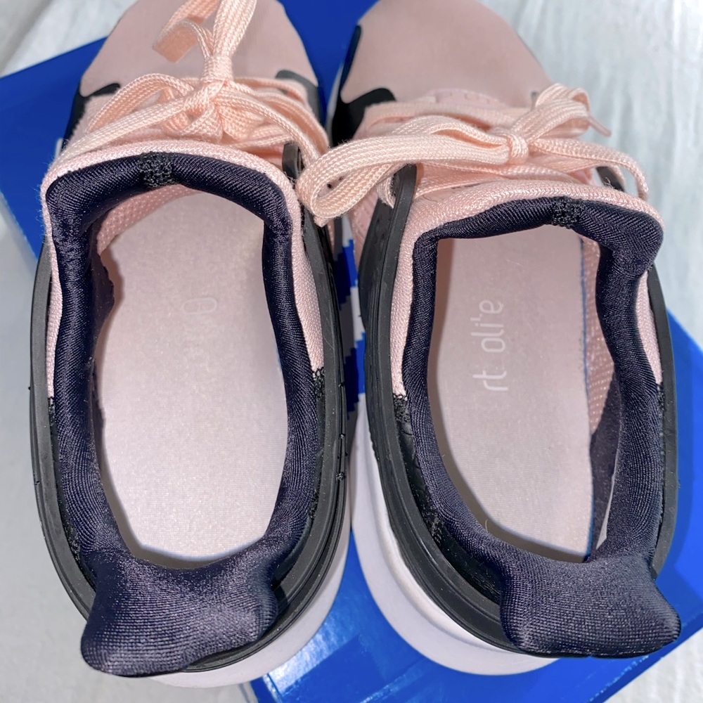 youth ice pink equipment adidas size 5.5 - Picture 3 of 4